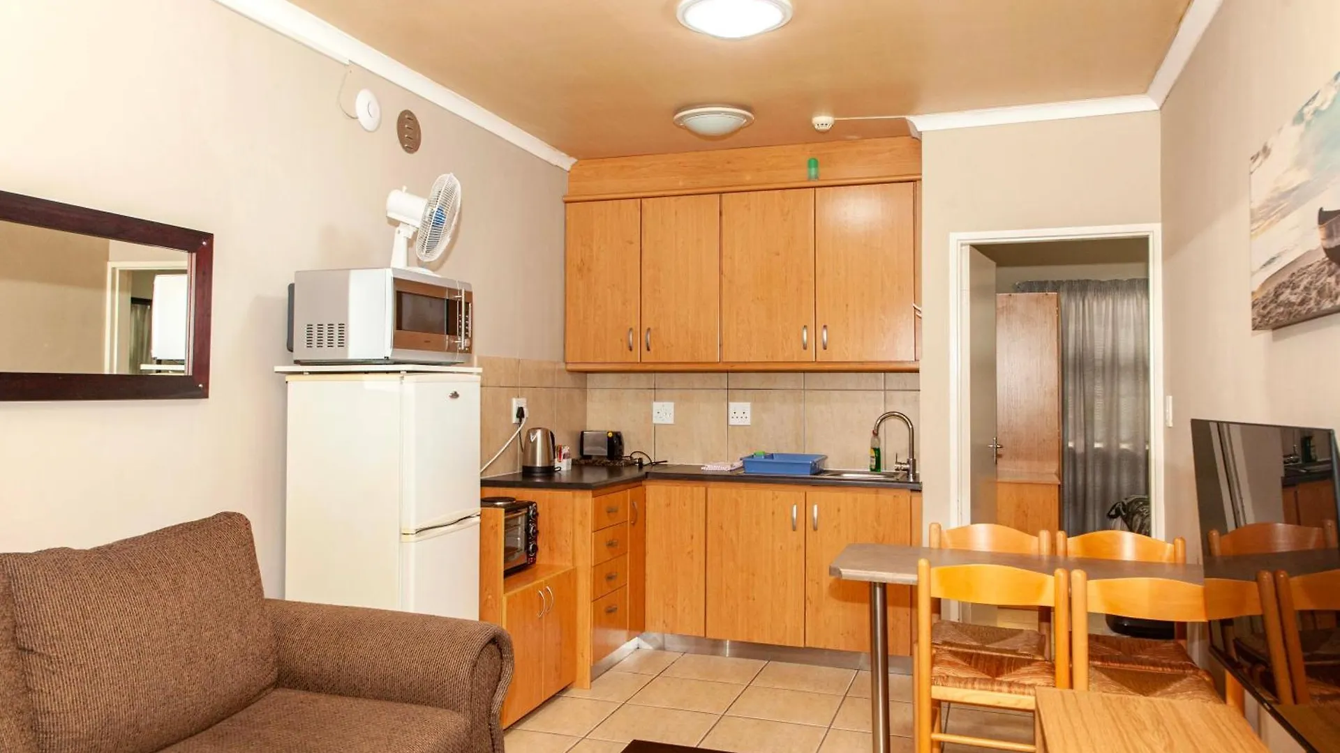80 Kendal Guest House Bellville