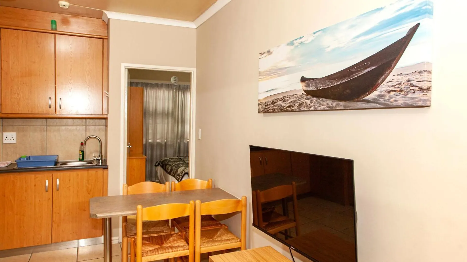 80 Kendal Guest House Bellville