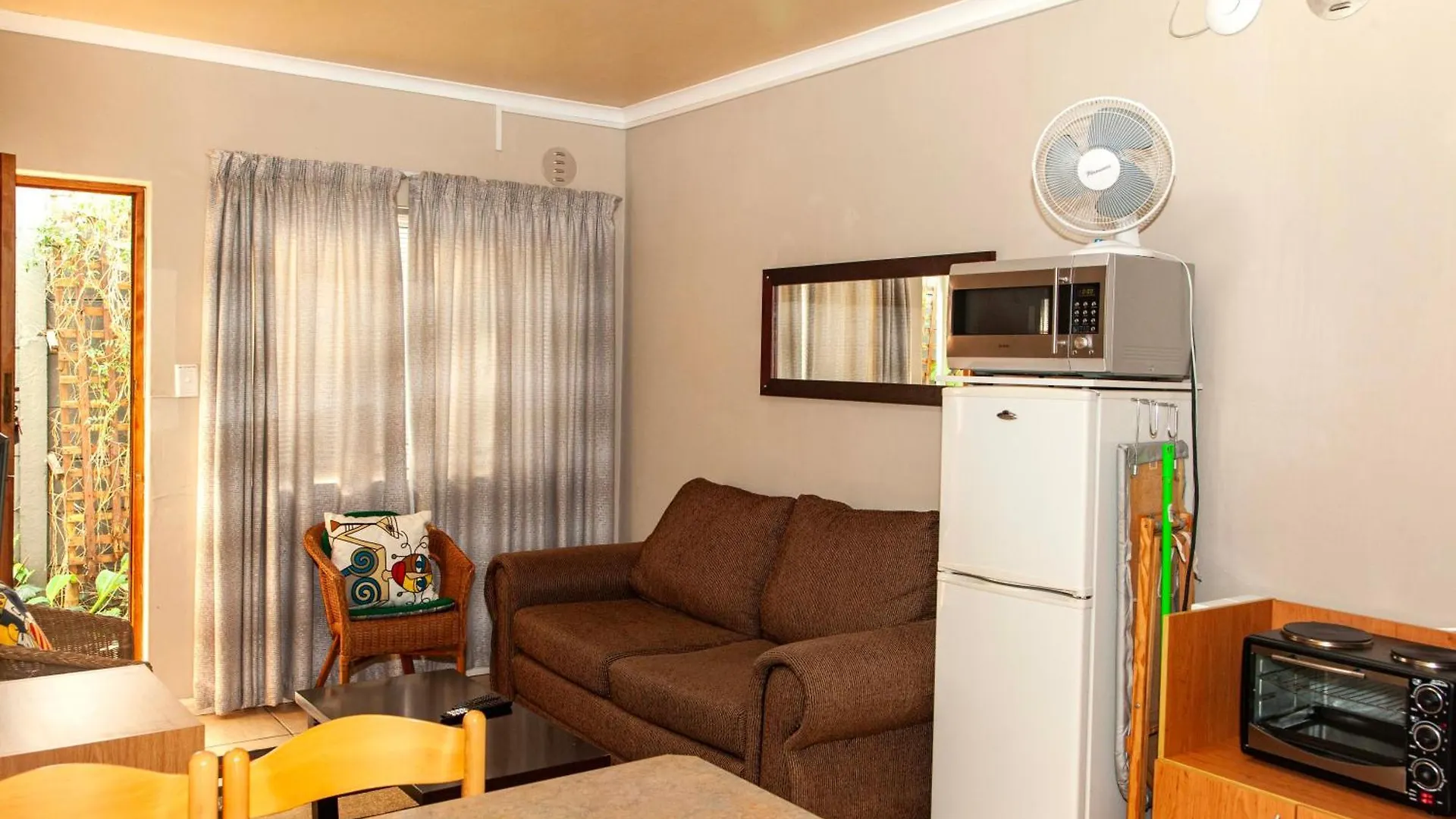 80 Kendal Guest House Bellville