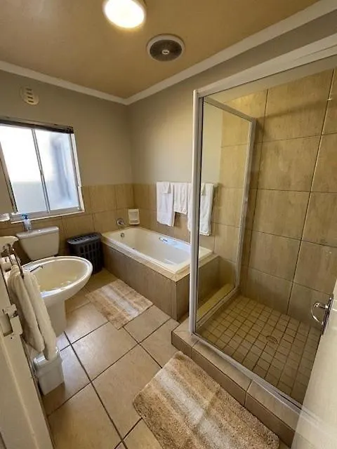 80 Kendal Guest House Bellville