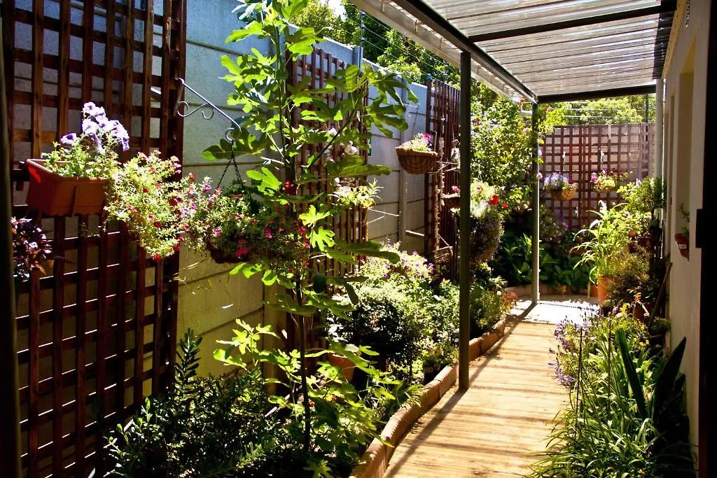80 Kendal Guest House Bellville 3*,
